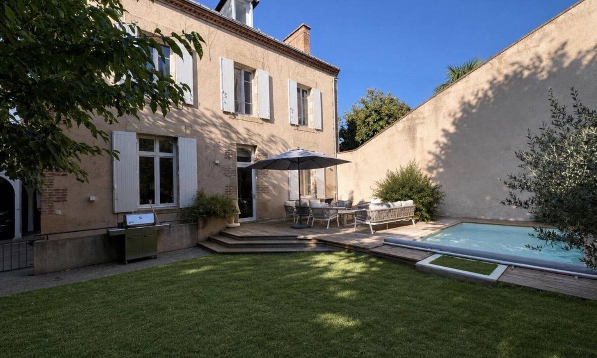Moulins Cottage | House with pool in Moulins center - 8 guests