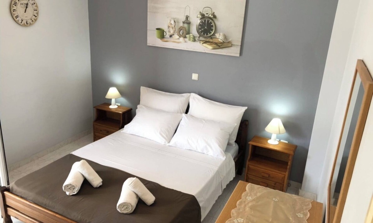 Pigianos Kampos Apartment | Ideal for family and friends, 2 apartments, connecting door