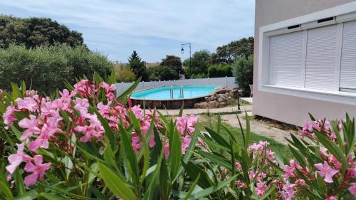La Garde-Adhemar House | Il gioiello