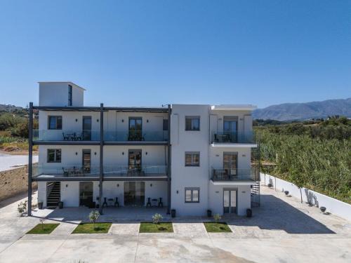 Filaki Apartment | Iosifina rooms, 80 metres from Episkopi beach!