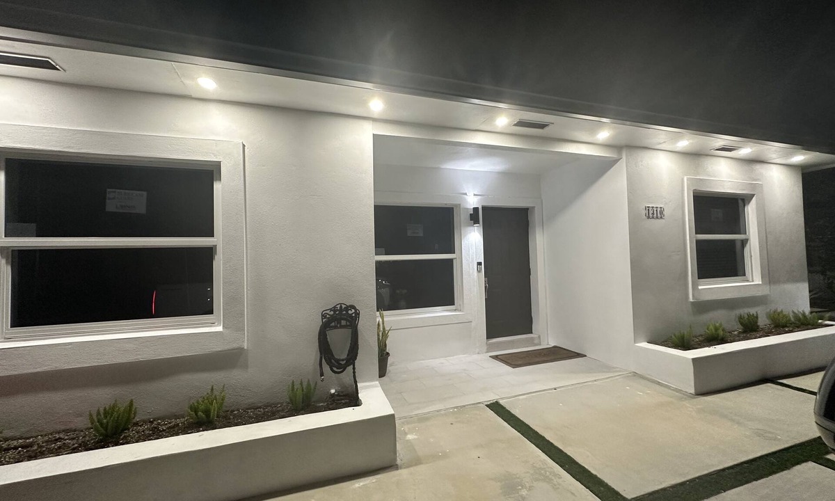 Westchester House | Irresistible, 5BR -2.5 Bath Fast WiFi Smart TV