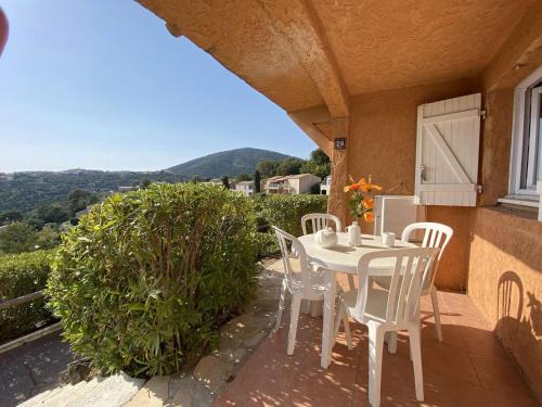 Les Issambres Apartment | IS 506 Studio cabine Res La Corniche avec Piscine et parking