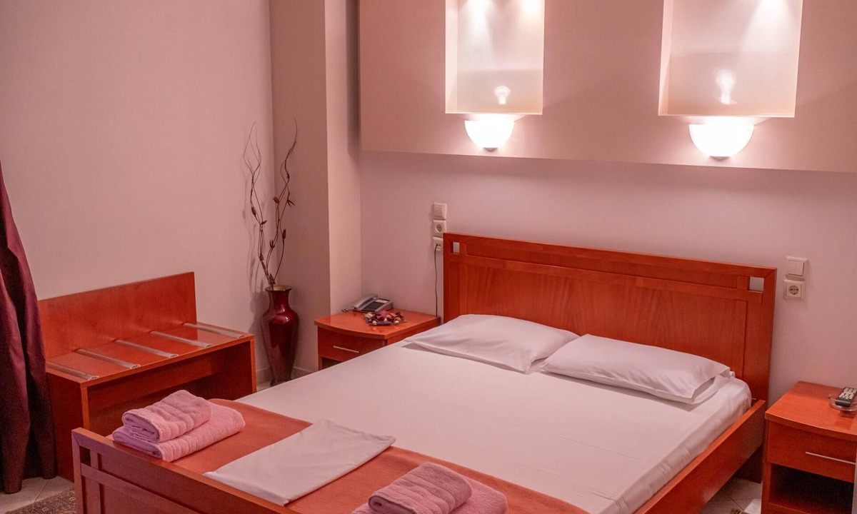 Elassona Condo | Jayne’s Rooms - Elassona View Central Getaway