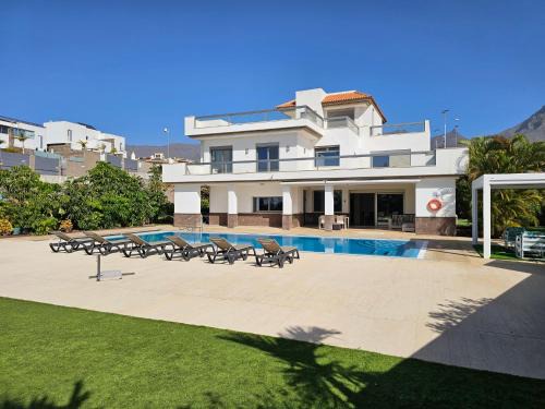 El Duque Villa | KARAT Villa Oasis del Duque