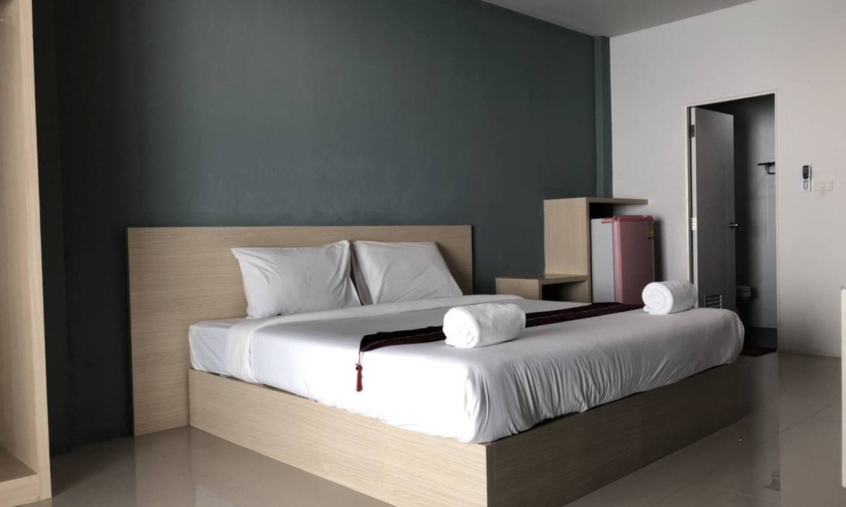 Bang Tao House | Khao Oat Airport