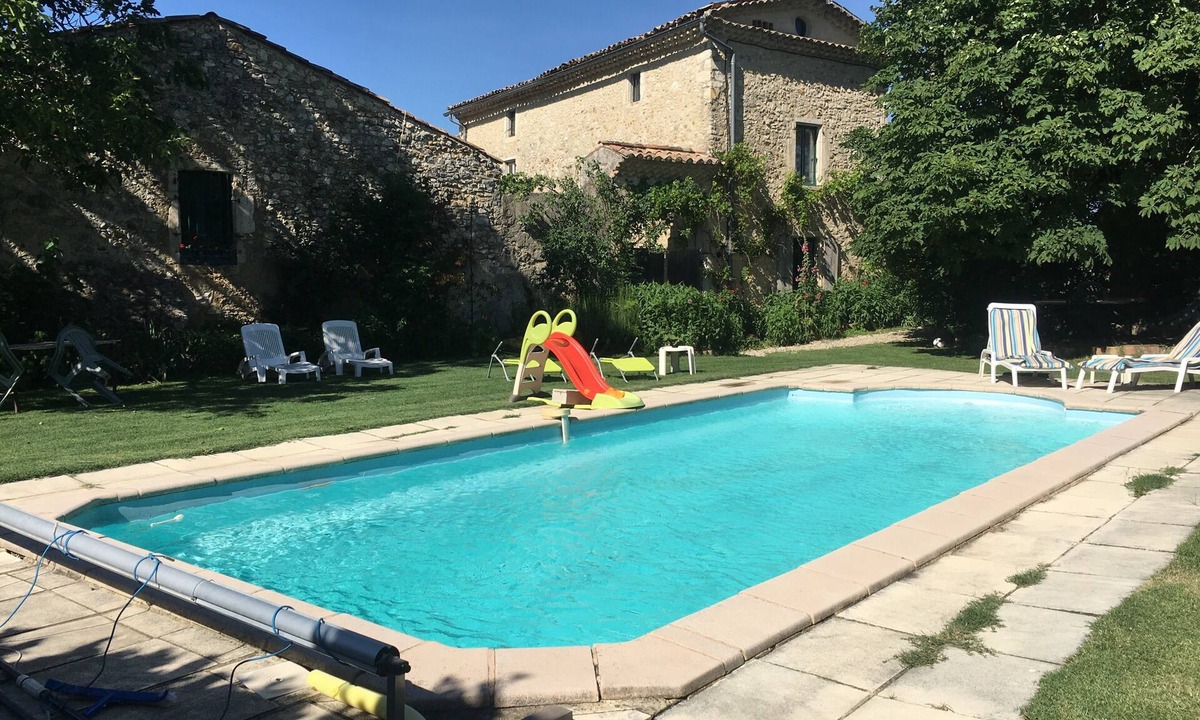 Sauzet Bed & Breakfast | King’s room with Pool and Garden