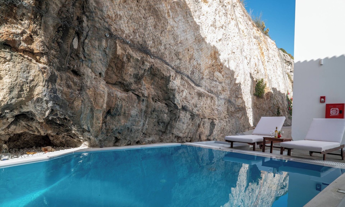 Ormos Koumeikon Hotel | Kontemare Seascape