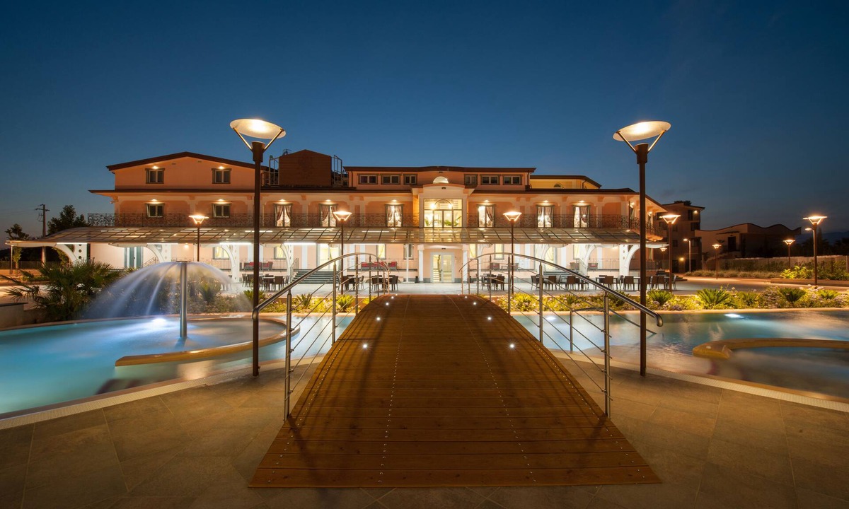 Altavilla Silentina Hotel | L'Araba Fenice