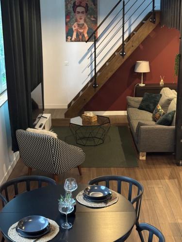 Santy - La Plaine Villa | L atelier de Jules