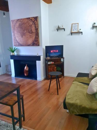 Grenoble City Centre Apartment | L'Atlas de la Bastille Downtown Tram Station