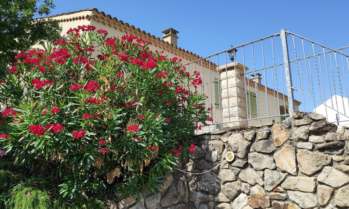 Chassagnes Villa | L'olivier: Prachtige Villa, Airco en Verwarmd Zwembad