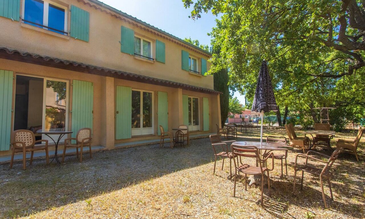 Les Salles-sur-Verdon House | La Bastide du Lac with Mountain View, Private Garden, and Wi-Fi