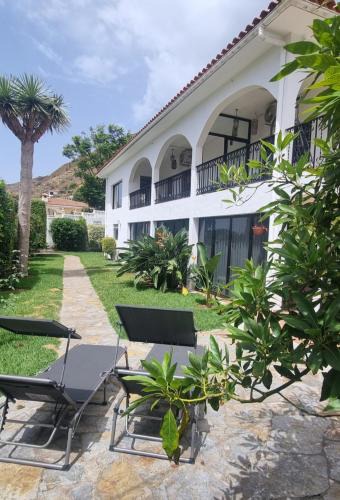 Las Cuevas House | La Casa de Lucy & Karin