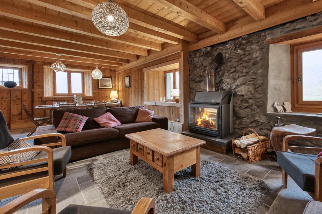 Saint-Nicolas-de-Veroce Ski Chalet | La ferme des ours