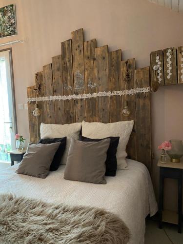 Thiel-sur-Acolin Bed & Breakfast | La Maison du Bonheur 7km Le PAL