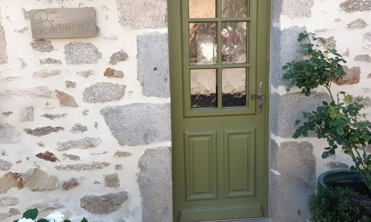 Folles House | La Parenthèse – Family Gite for 8 in the Heart of Limousin