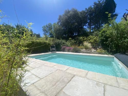 Seguret Bed & Breakfast | La suite de charme du Mas de la Fontaine de Jonquier avec SPA privatif