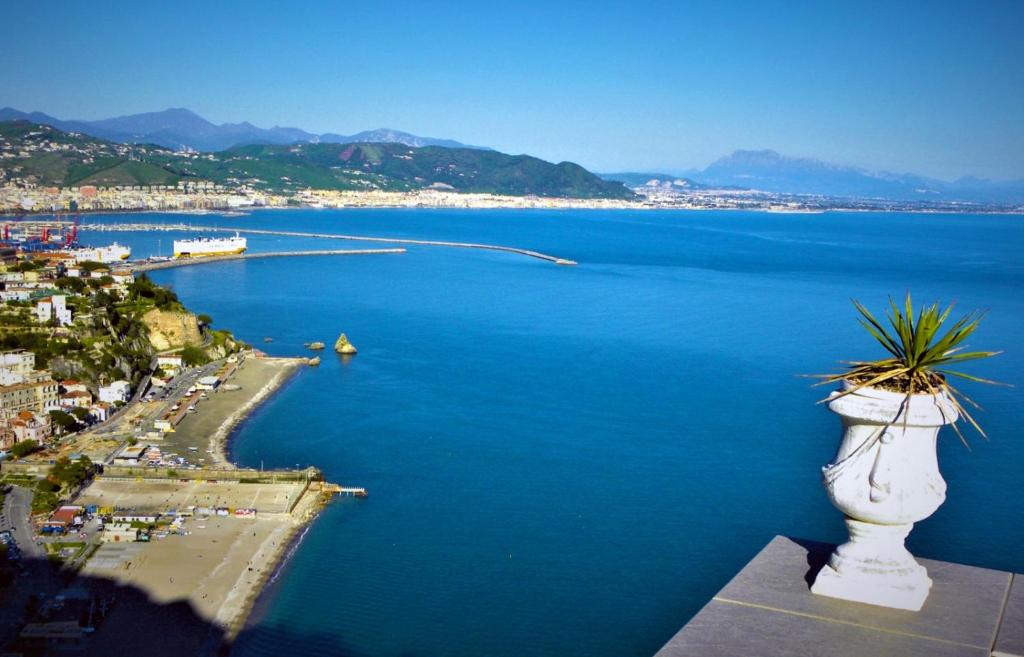 Raito Apartment | LA TERRAZZA SUL BLU -vista mare-