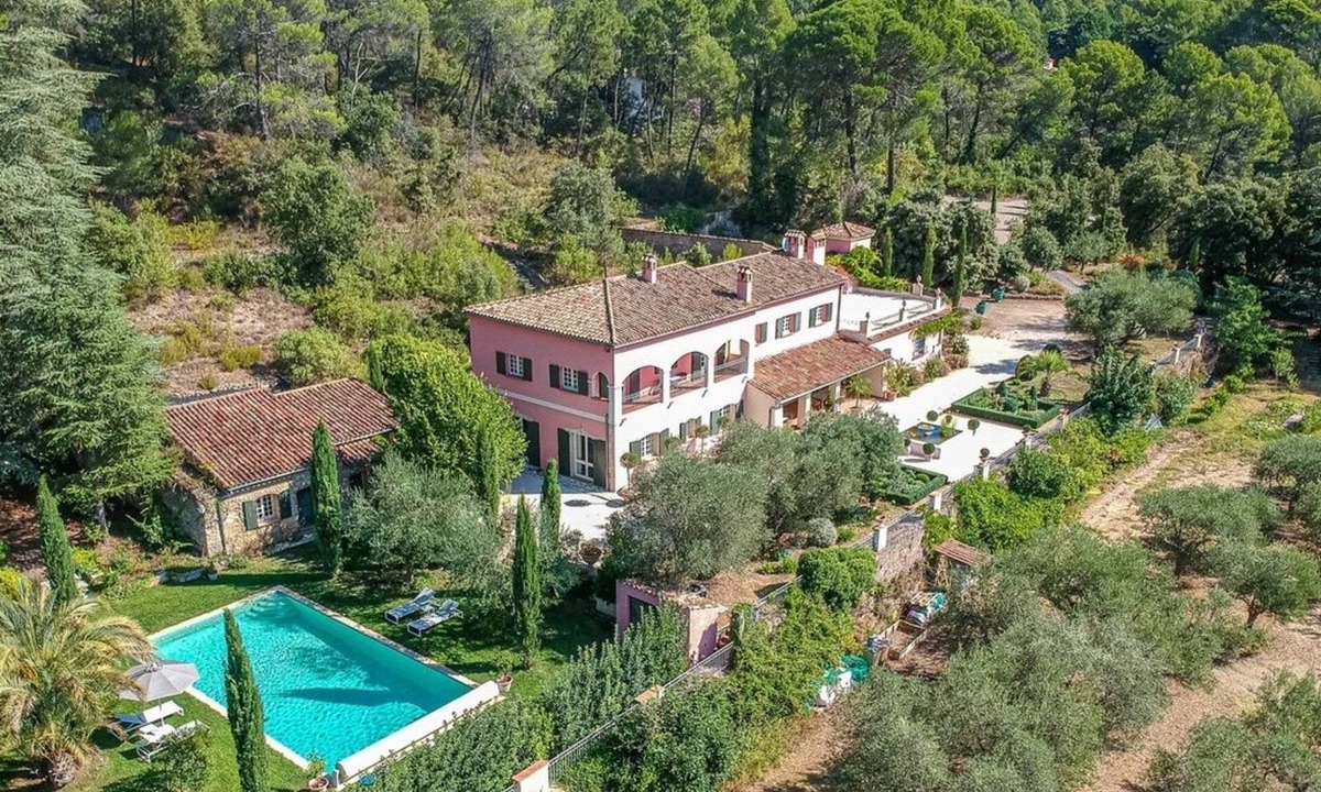 Salernes Villa | LA VILLA PERGOLA SALERNES, charming residence in Provence Verte
