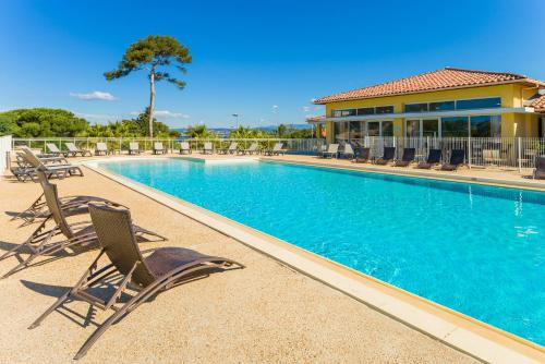 Le Brusc Apartment | Lagrange Vacances Les Terrasses des Embiez