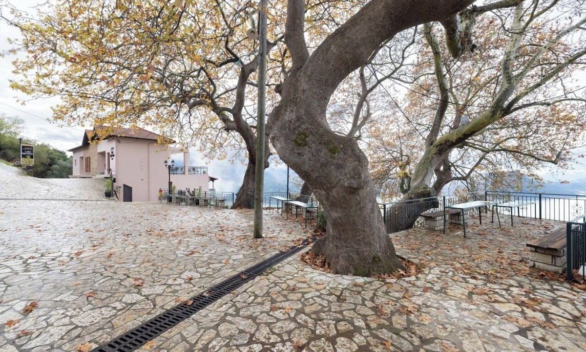 Agrafa Hotel | Lake Kremasta Hotel