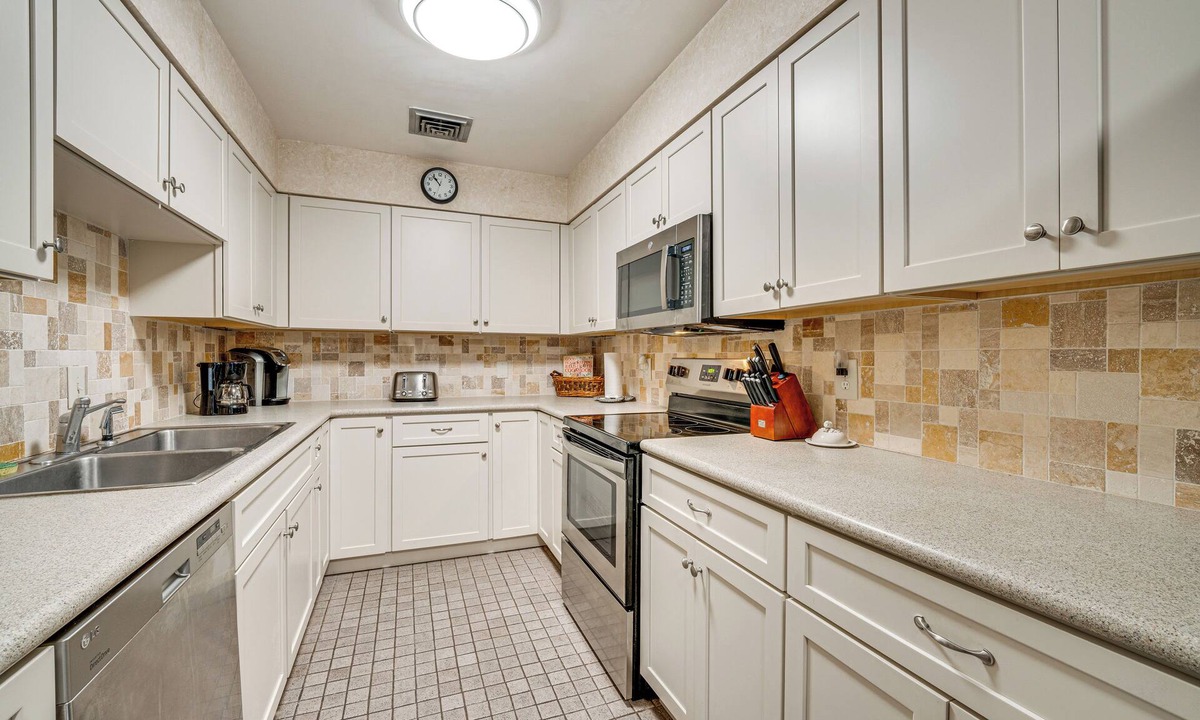 Haines City House | Lanai, Hot Tub & Pool: Haines City Retreat!