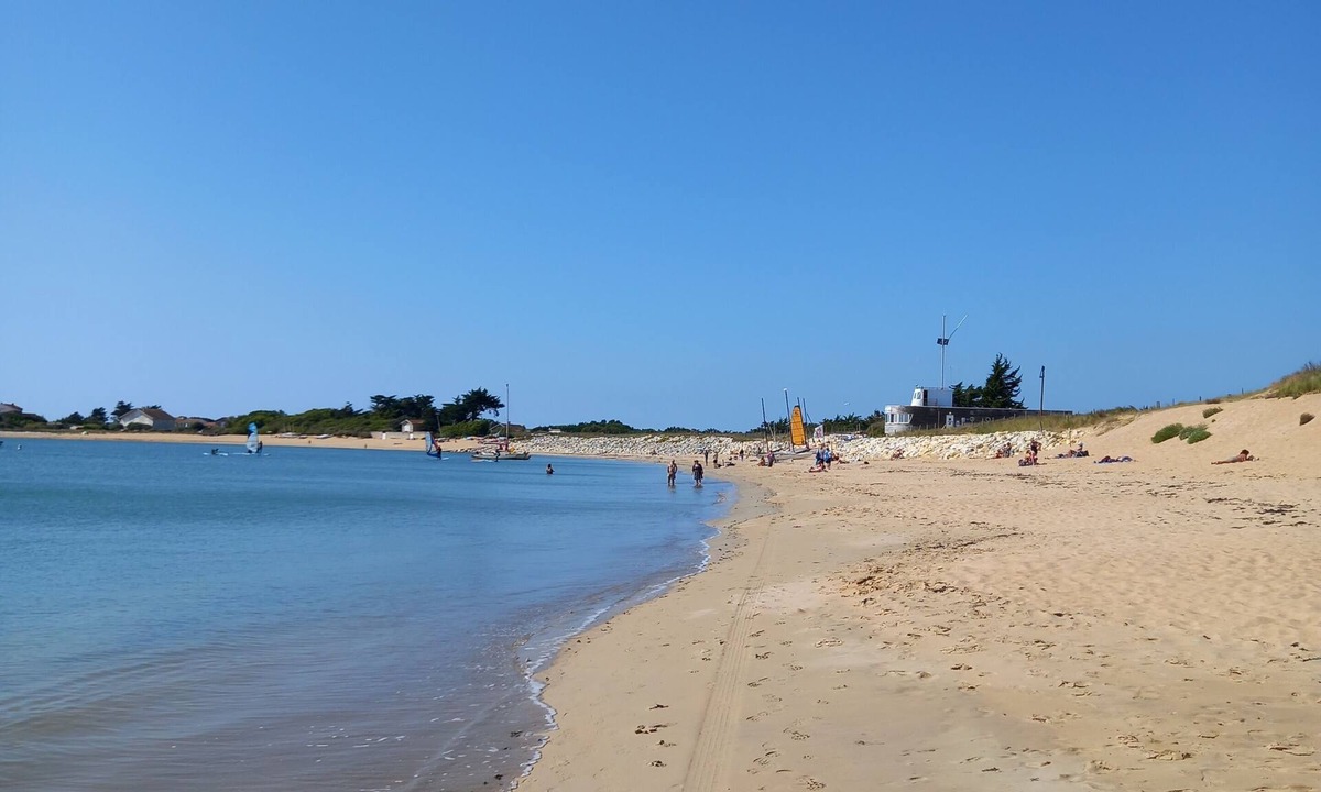 Chateauponsac House | LARGE 3-BEDROOM MOBILE HOME FOR RENT IN LA COTINIERE, ÎLE D'OLÉRON