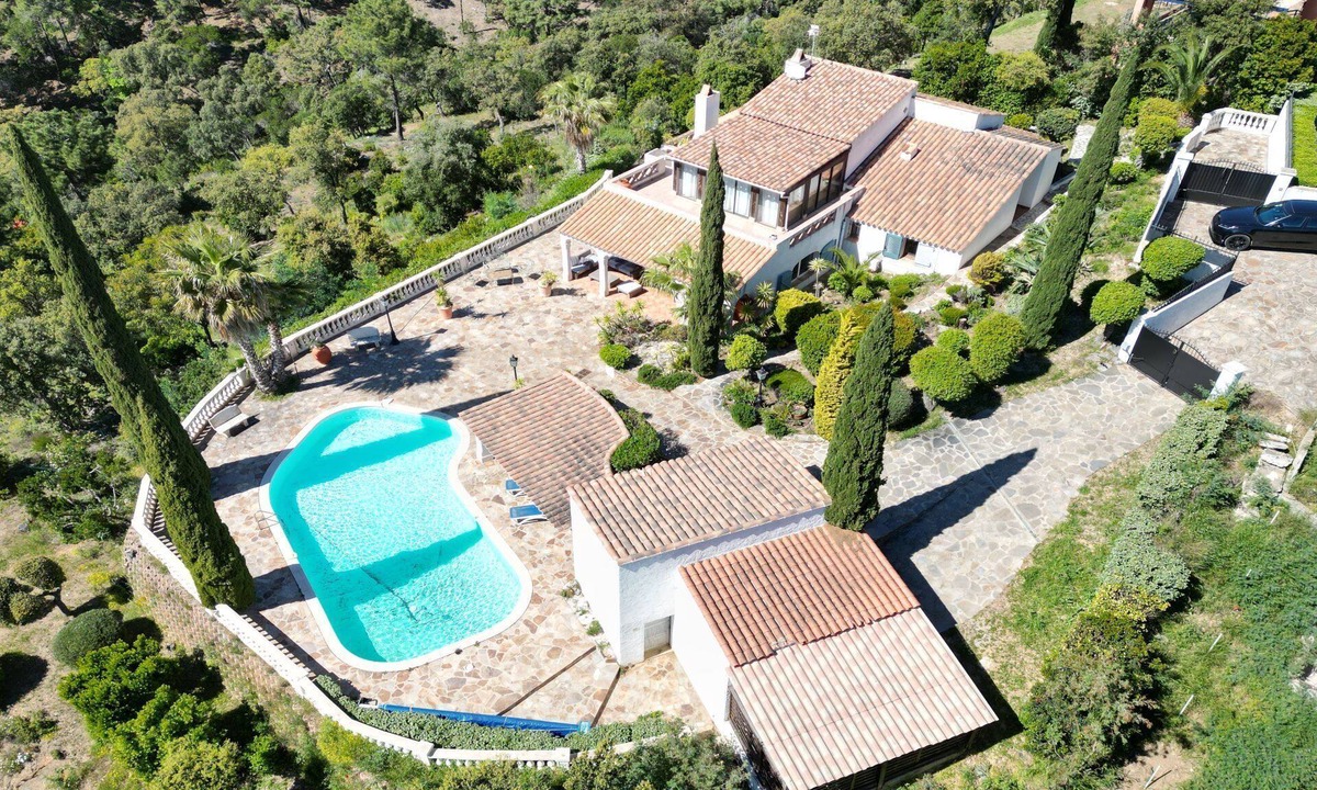 Rayol-Canadel-sur-Mer Villa | Large air-conditioned villa with swimming pool on the heights of Rayol Canadel