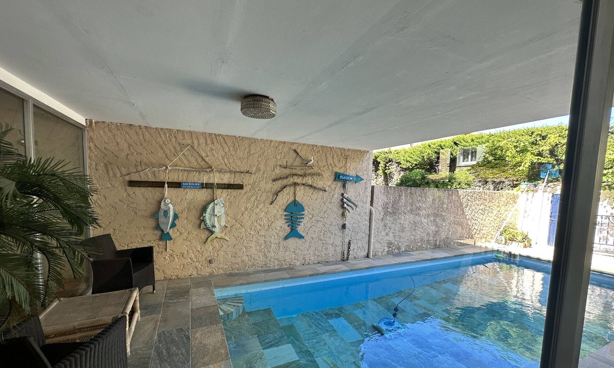 Le Brusc House | Large, beautiful, 350-sq.m, architect-designed house in central Brusc with pool