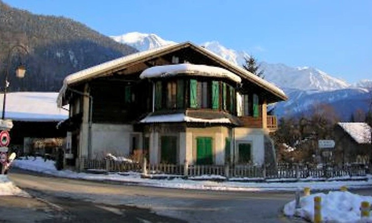 Servoz Ski Chalet | Large family chalet near Chamonix - 20 people