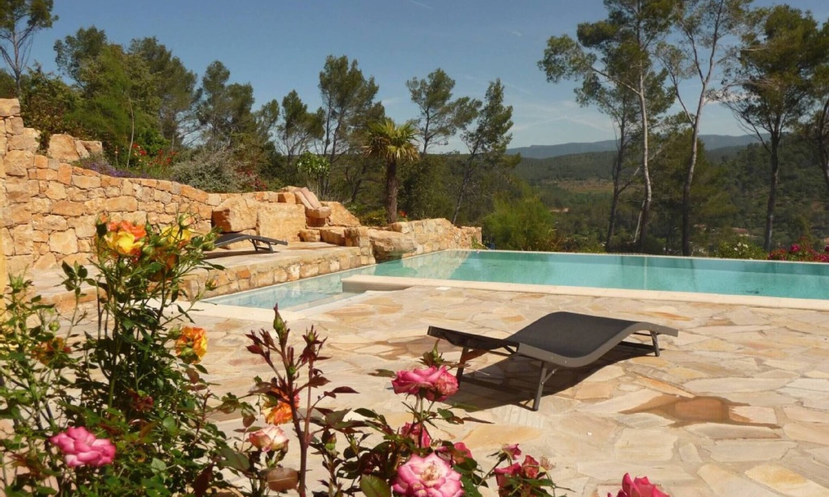 Entrecasteaux Villa | Large villa with heated swimming pool, spa and panoramic views