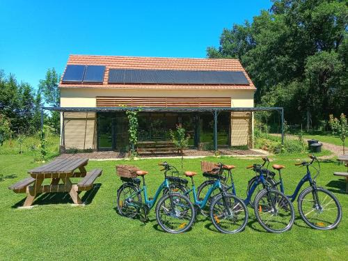 Baugy Hostel | Le Baugyte - Gite de GROUPE - 14 lits simples