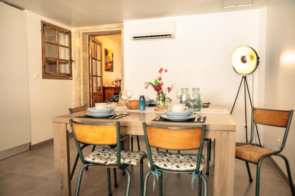 Cadenet Apartment | Le Colombier-Appartement Cosy-Clim-Luberon