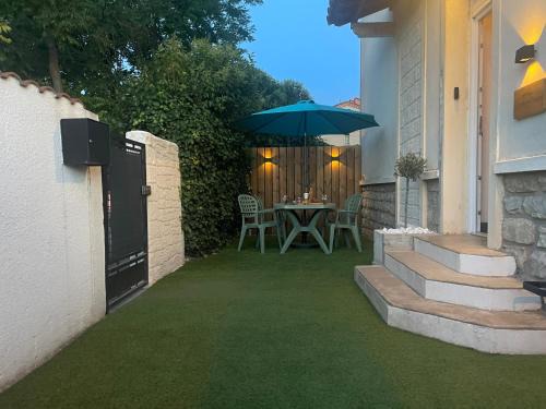Frontignan Apartment | Le Jardin des Mûriers