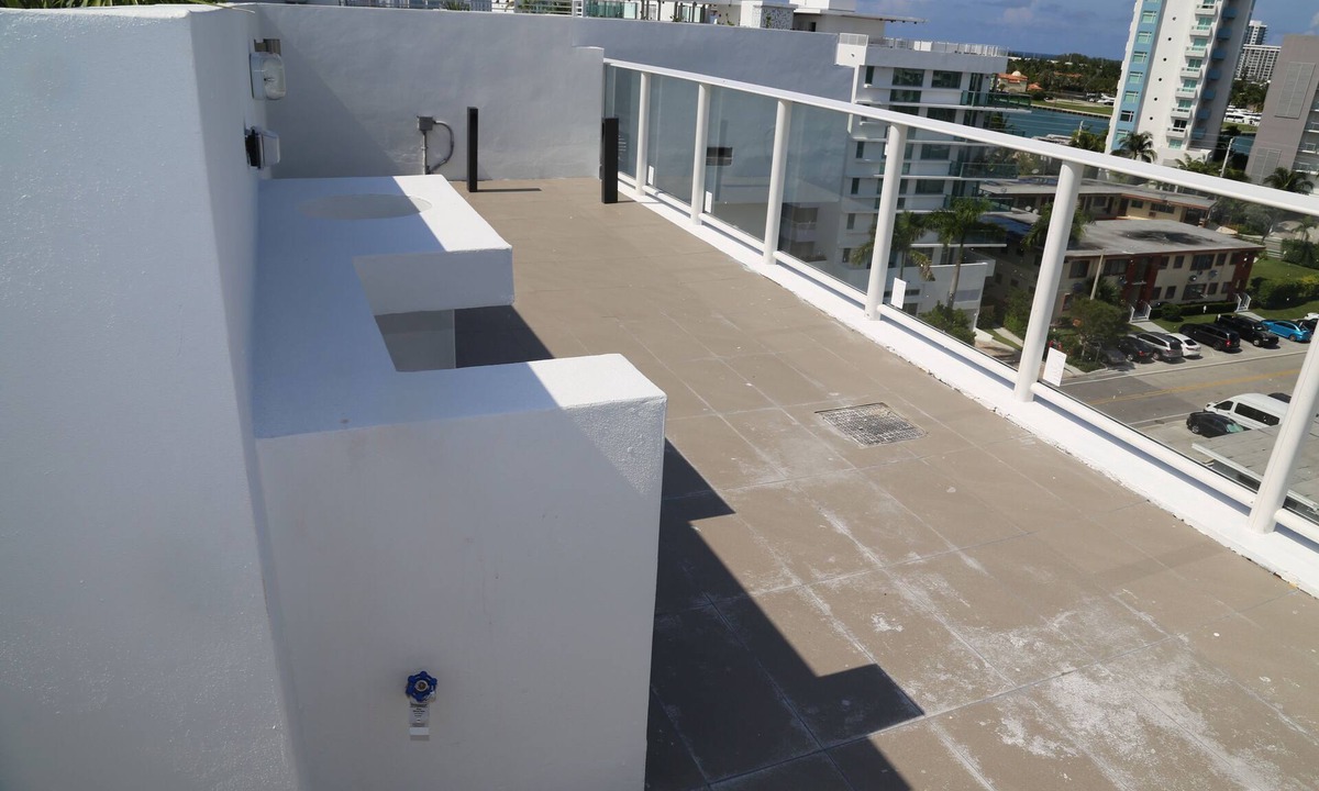 Bal Harbour Apartment | Le Jardin Miami