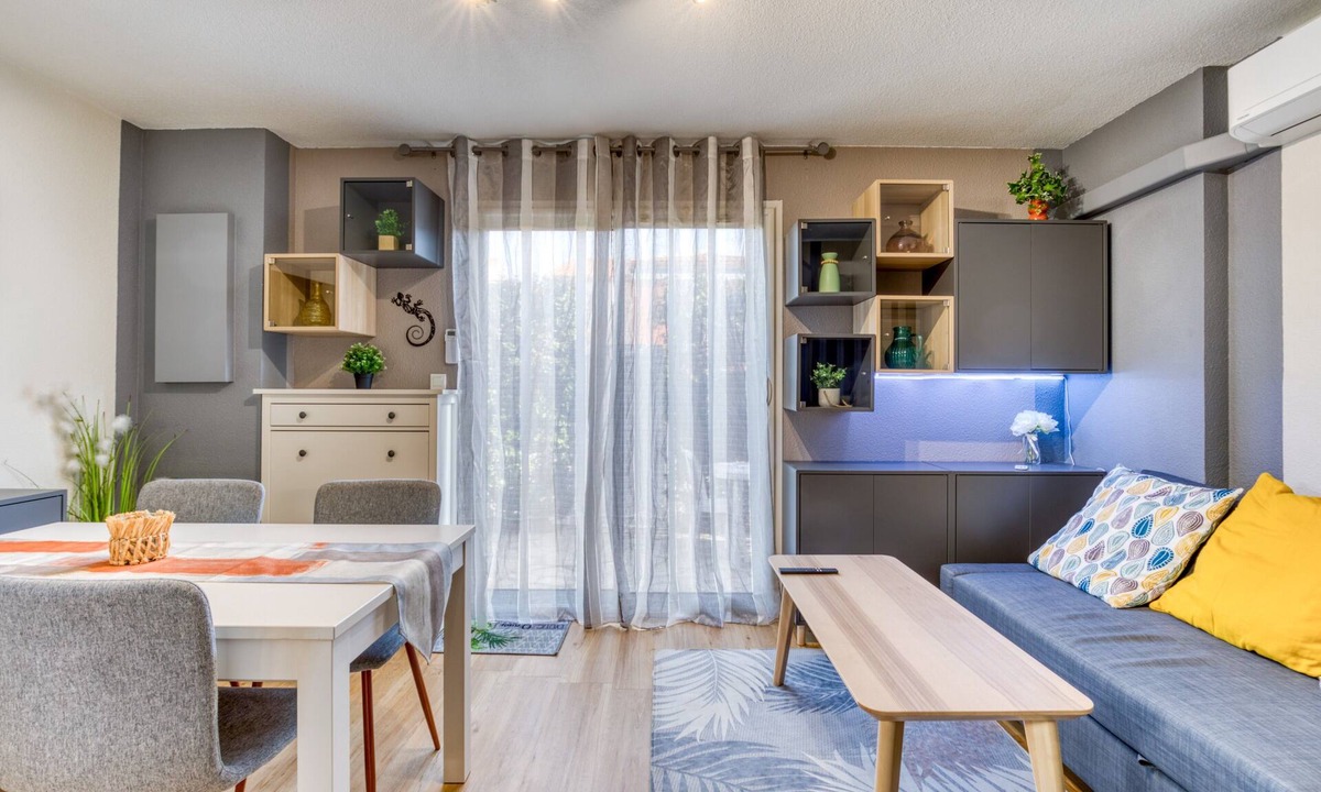 Frontignan House | 'Le Mas De La Mer' with Private Terrace, Wi-Fi, and Air Conditioning