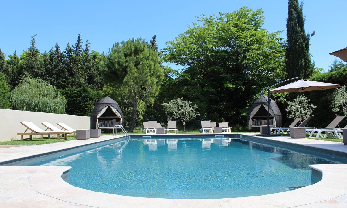 Cadenet Hotel | Le Mas du Colombier