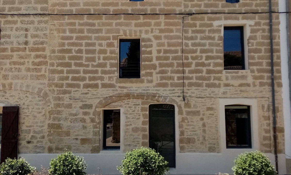 Montaren-et-Saint-Mediers House | LE Passage 1