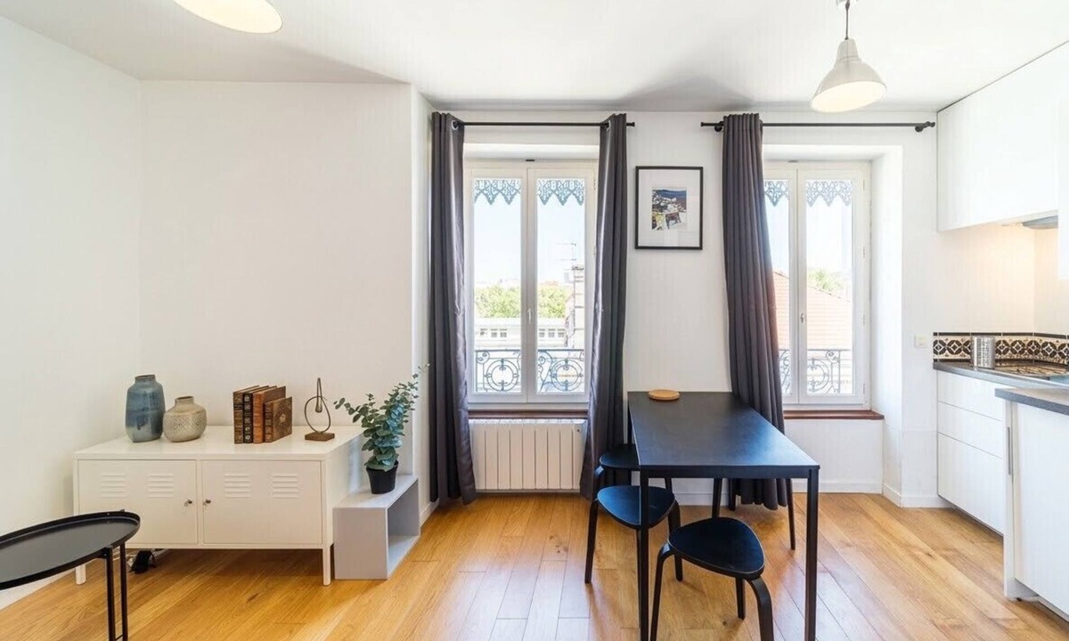 Voltaire - Saint Amour Apartment | Le Petit Chaponnay - Charming Apartment for 2 near Saxe Gambetta