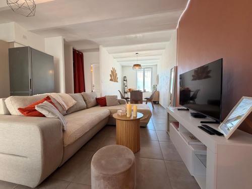 Route de Beaucaire Apartment | Le Soleya - Clim- Terrasse