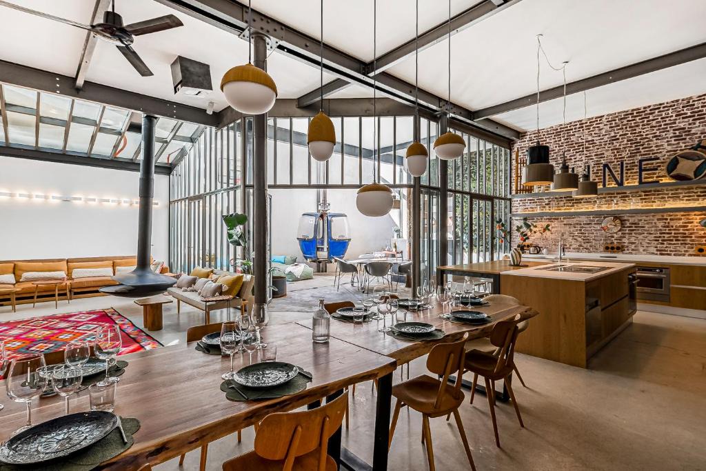 Charpennes - Charmettes Apartment | Le Télécabine Loft Premium - Lyon Villeurbanne - Terrasse & Parking Privé - 4 Chambres climatisées - 10 personnes