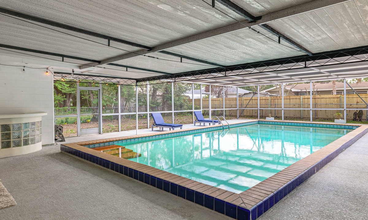 Winter Haven House | Legoland & Lakes Pool Home | Pet Friendly