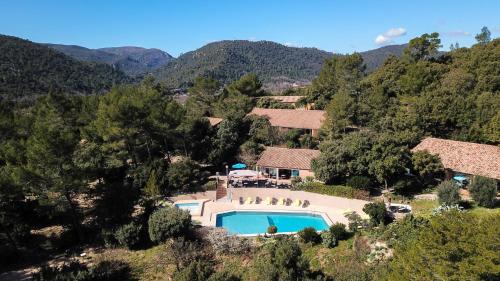 La Roquebrussanne Resort | Les Arbousiers Village Hôtel Provençal
