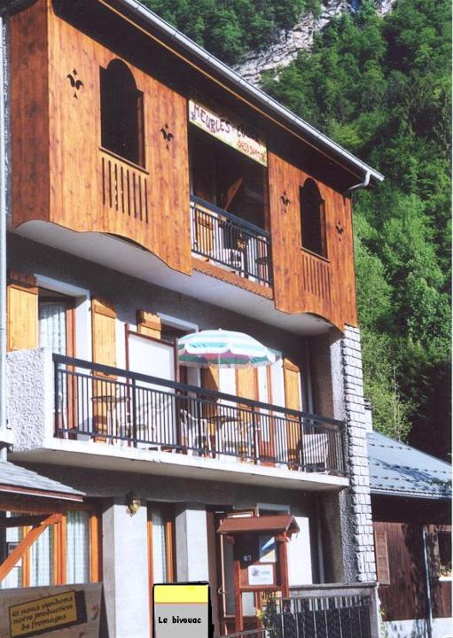 Sixt-Fer-a-Cheval Apartment | LES AVOUDRUZ