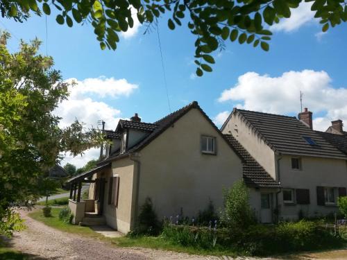 Bessais-le-Fromental Bed & Breakfast | Les Gallerands