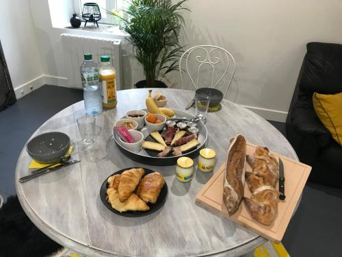 Riom Bed & Breakfast | Les hirondelles du marais