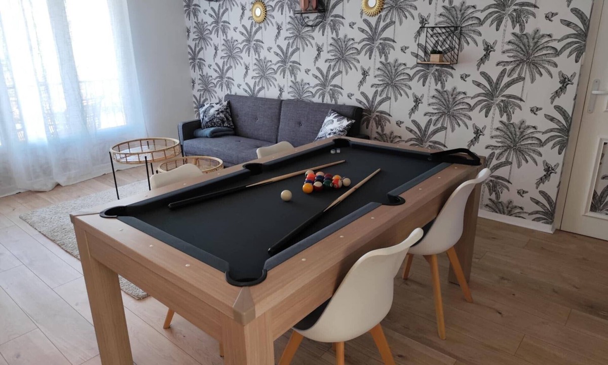 Valence Apartment | Leskale – 3 Bedrooms, Sleeps 6, Central Location