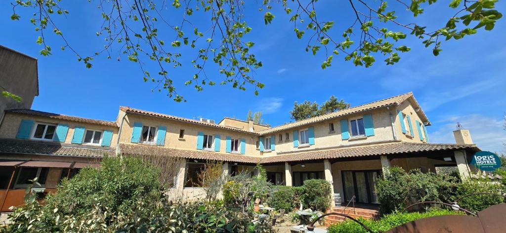Mollans-sur-Ouveze Hotel | Logis Hôtels Le Saint Marc