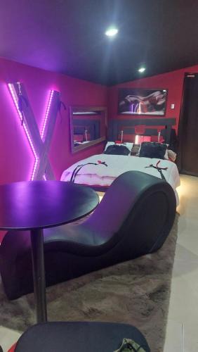 Le Muy Hotel | Love room les pins