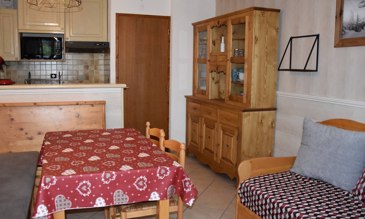 Pralognan-la-Vanoise Apartment | Lovely 2-room apartment with terrace and heated pool